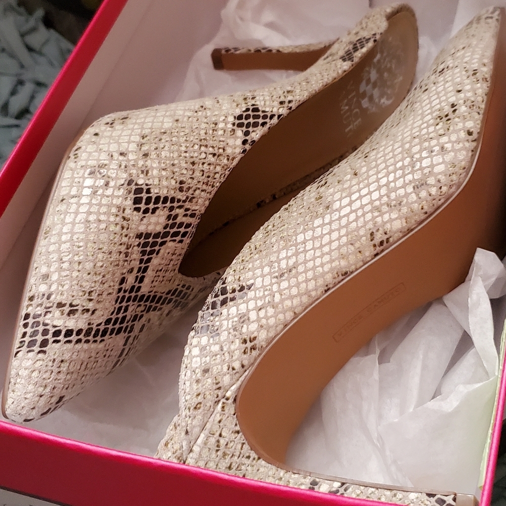 NIB-Vince Camuto Mules